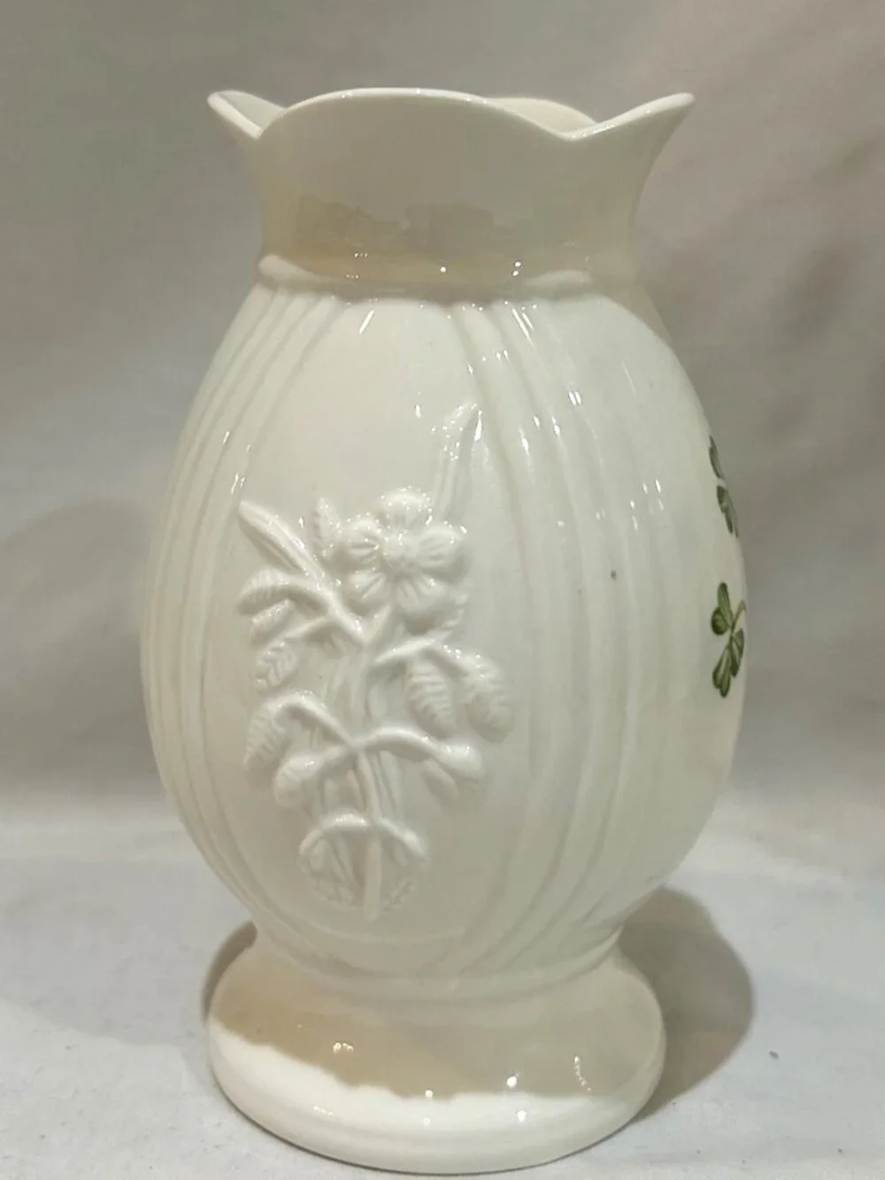 Irish Donegal Belleek Porcelain Mourne Vase 4.75